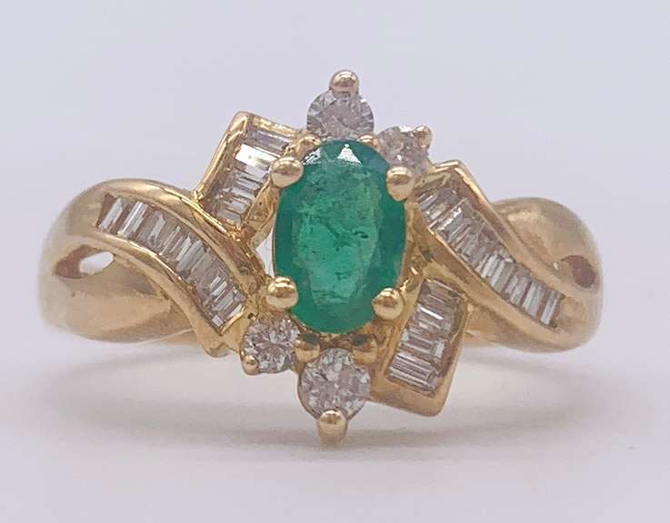 18kt Solid Yellow Gold, Emerald, and Diamond Ring
