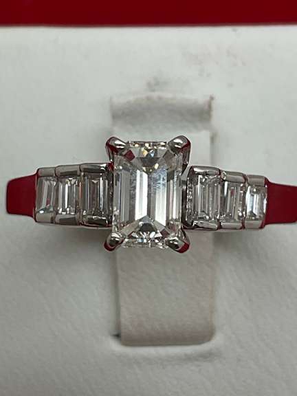 CERTIFIED LADIES PLATINUM AND DIAMOND RING