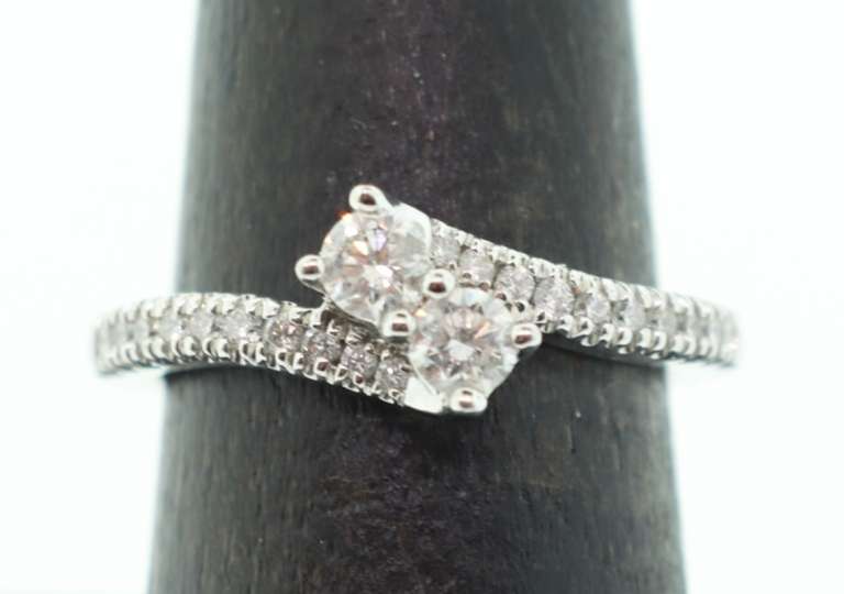 LADIES “EVER US” 14K GOLD ND DIAMOND RING