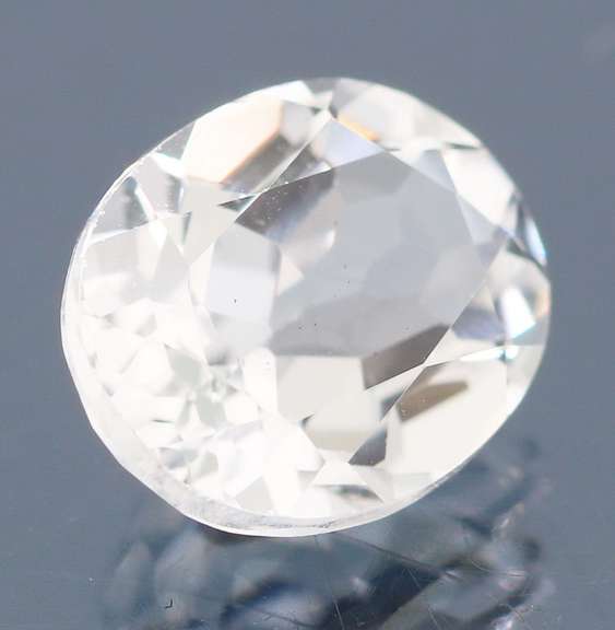 Glittering 4.74ct diamond white Topaz