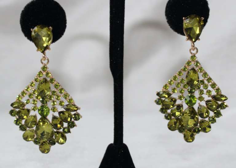 A Very Sexy Fashion Design Earrings