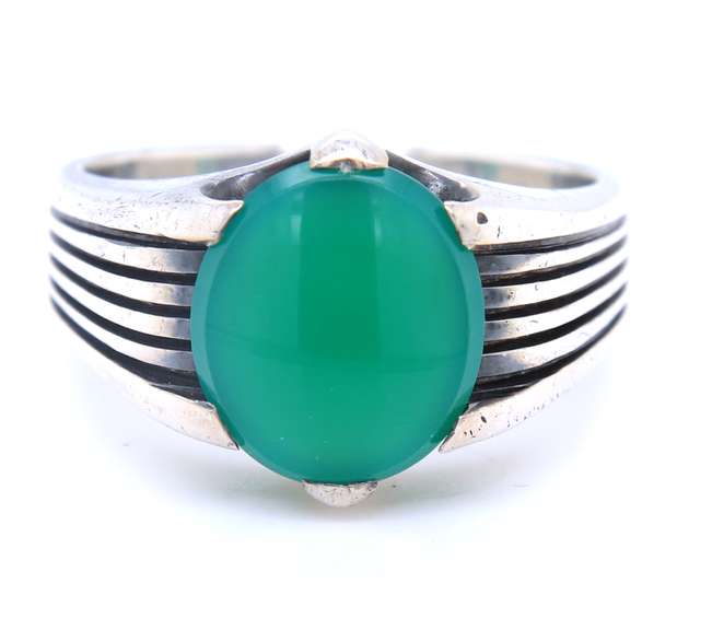 Vintage 925 Sterling Silver Green Jade Ring