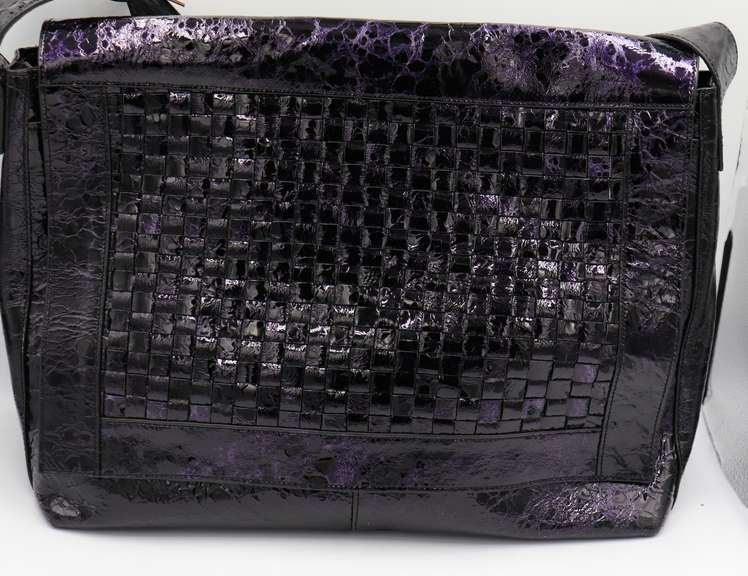 La Gioe De Toscana Purple Crush Patent Messenger Bag