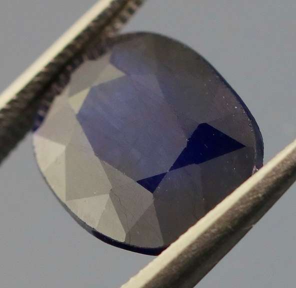 Rich 5.69ct royal blue Sapphire