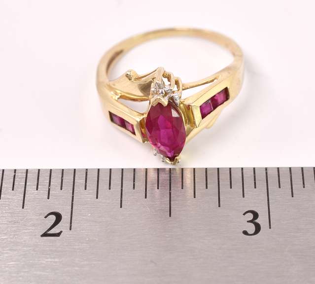 Beautiful Ruby and Diamond Ring in Yellow Gold