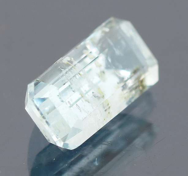 Striking untreated 2.03ct Aquamarine