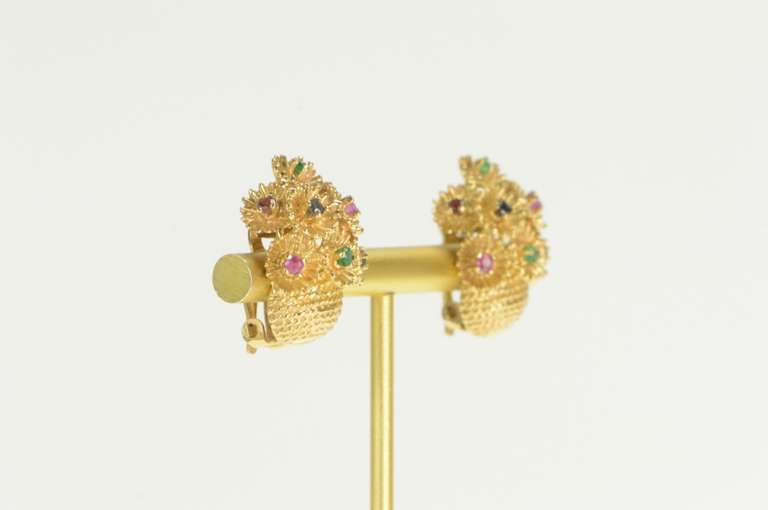 14K Yellow Gold 1960's Emerald Daisy Bouquet Basket Clip Back Earrings
