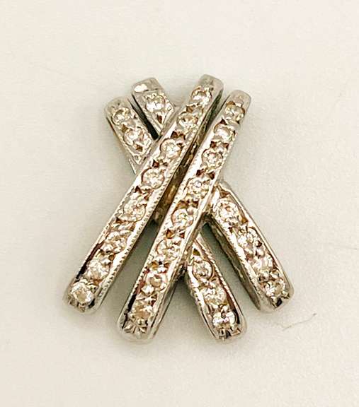 14k White Gold Pendant with Diamond Accents