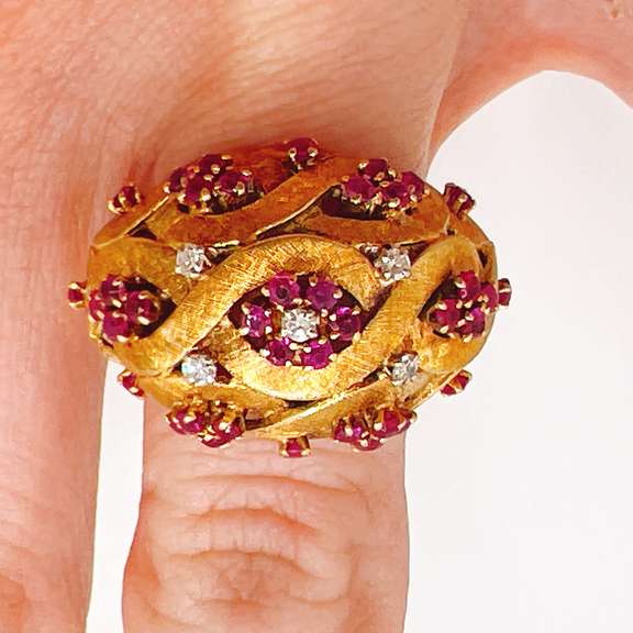 Stunning 18kt Solid Yellow Gold, Ruby, & Diamond Cocktail Ring