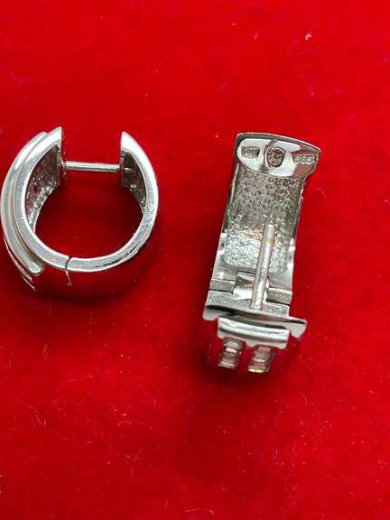 14K WHITE GOLD AND DIAMOND EARRINGS