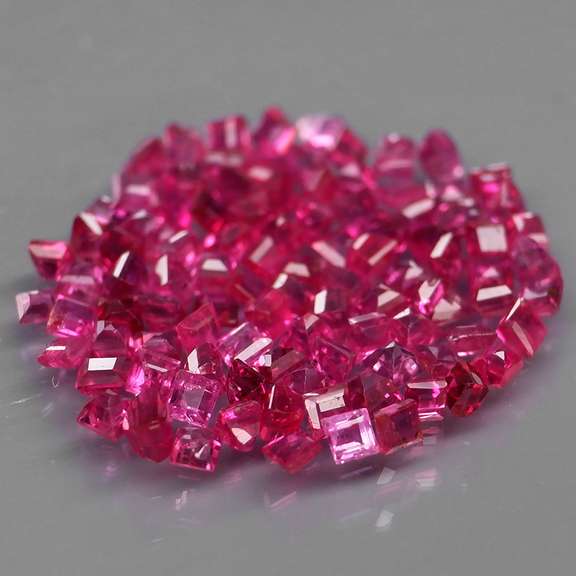 Outstanding 3.65ct 100 piece princess cut Ruby set