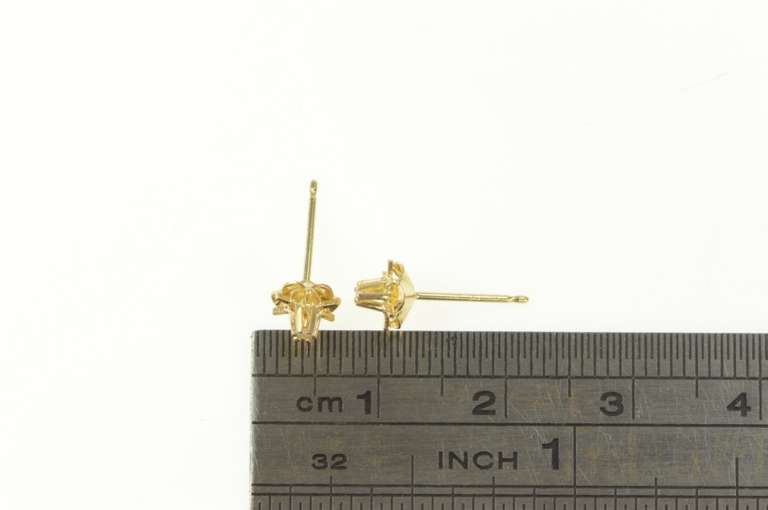 14K Yellow Gold Diamond Solitaire Simple Retro Vintage Stud Earrings