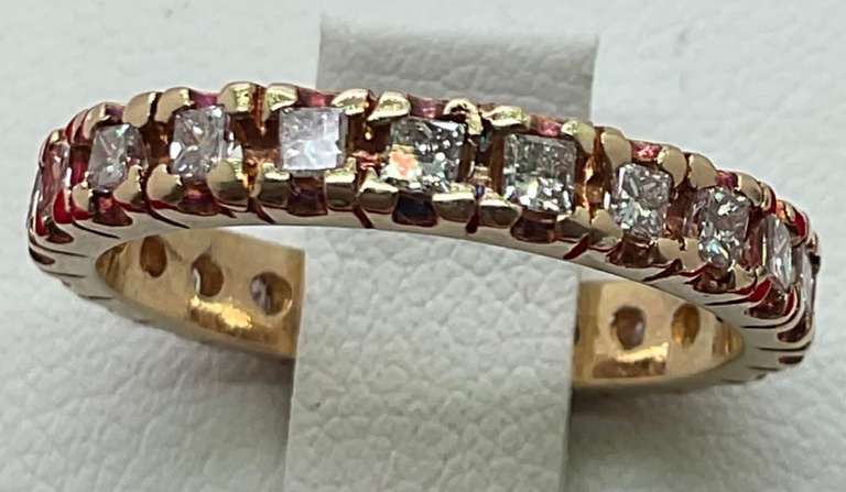 14K GOLD AND DIAMOND ETERNITY RING