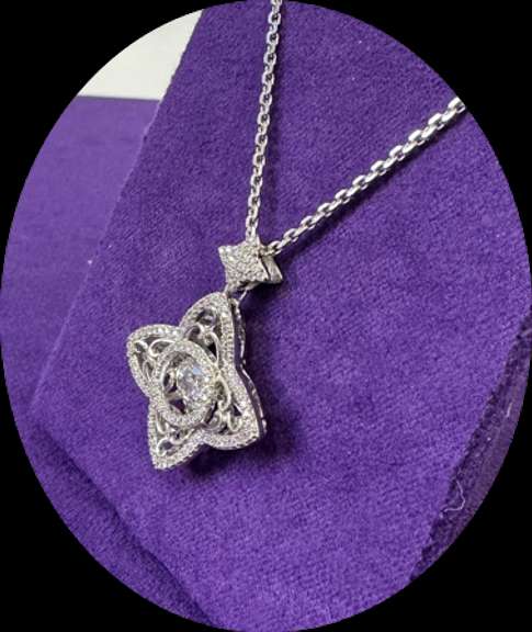 Beautiful Sterling silver Dancing Stone Pendant