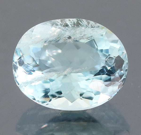 Glittering 1.56ct sky blue Aquamarine