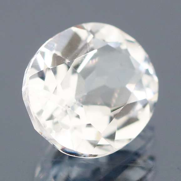 Superb 4.45ct diamond white Topaz