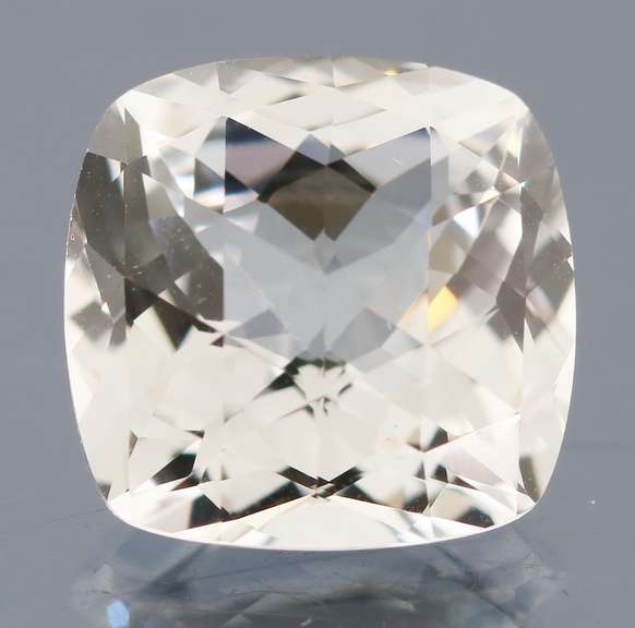 Checker top 8.03ct diamond white Topaz