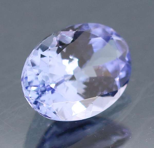 Amazing 1.03ct oval cut Tanzanite