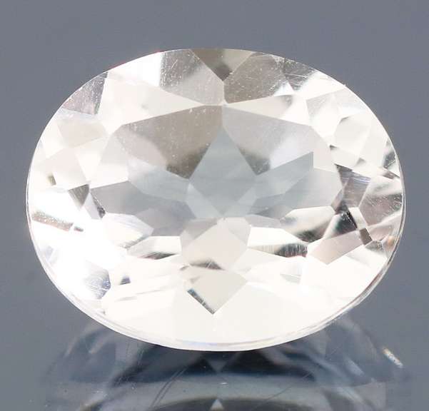 Magnificent 3.47ct diamond white Topaz