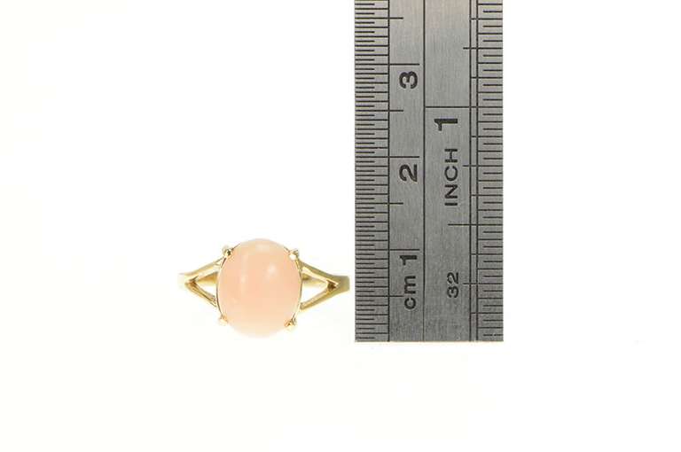 14K Yellow Gold Retro Oval Coral Cabochon Vintage Statement Ring