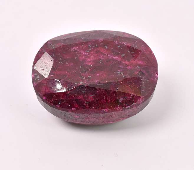 Radiant Giant 962.25CTS Ruby Gemstone