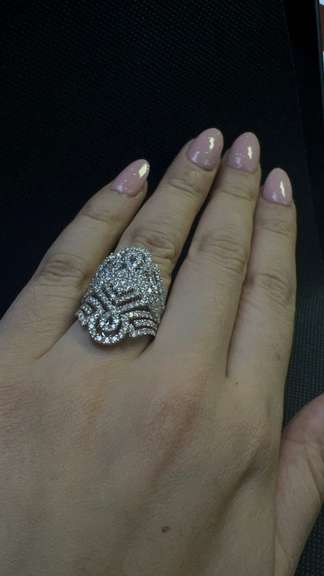 FANCY LADIES 18K WHITE GOLD COCKTAIL RING WITH 3CT DIAMONDS