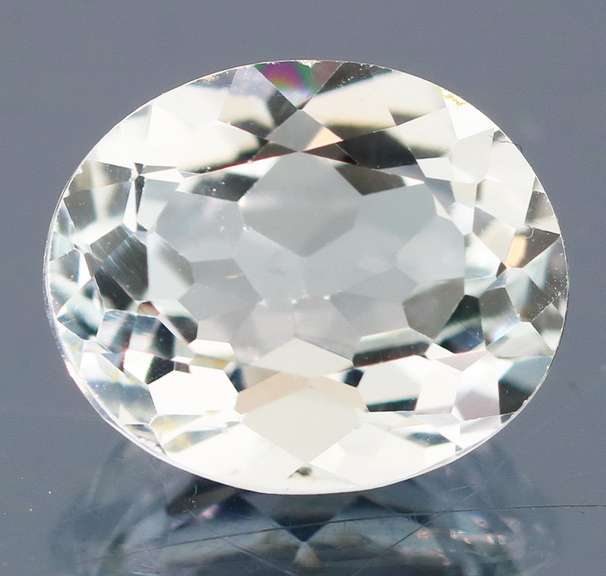 Gorgeous 5.96ct diamond white Topaz