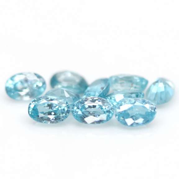 Vibrant blue! 8.64ct 10pc Cambodian Zircon set