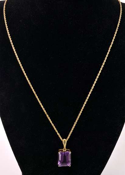Sensational Amethyst Pendant Necklace in 14K Yellow Gold