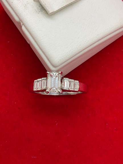 CERTIFIED LADIES PLATINUM AND DIAMOND RING