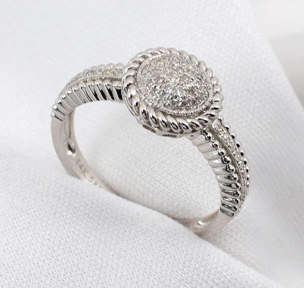 Elegant Pavé Diamond Ring in 14K WG
