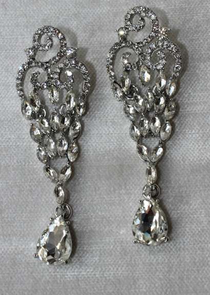 Pair of Fashion Jewelry Earrings