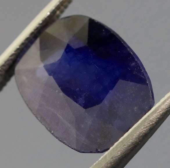 5.93ct big blue Sapphire from Mozambique