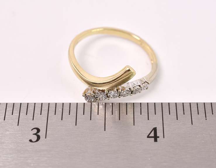 Dazzling Diamond Bypass Ring in Yellow Gold