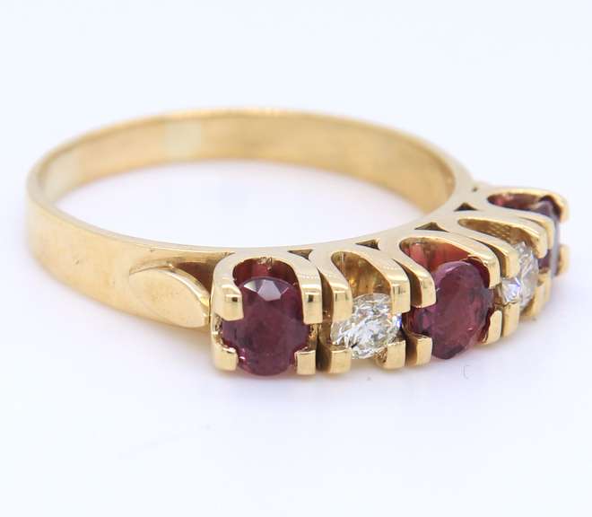 Pleasing Yellow Gold Retro approximate 1ctw Ruby and Diamond Band