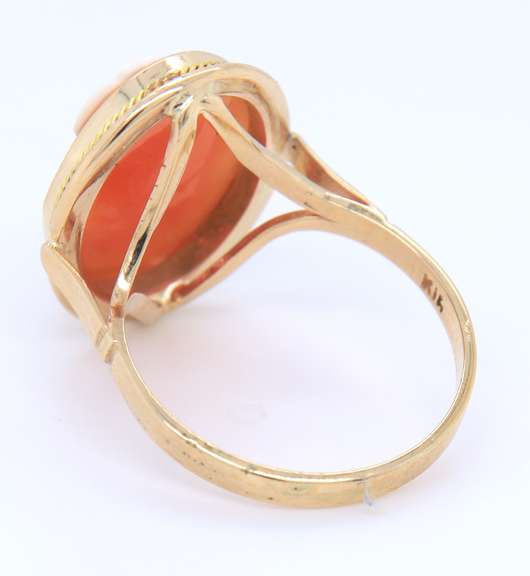 Handsome Yellow Gold Cameo Ring