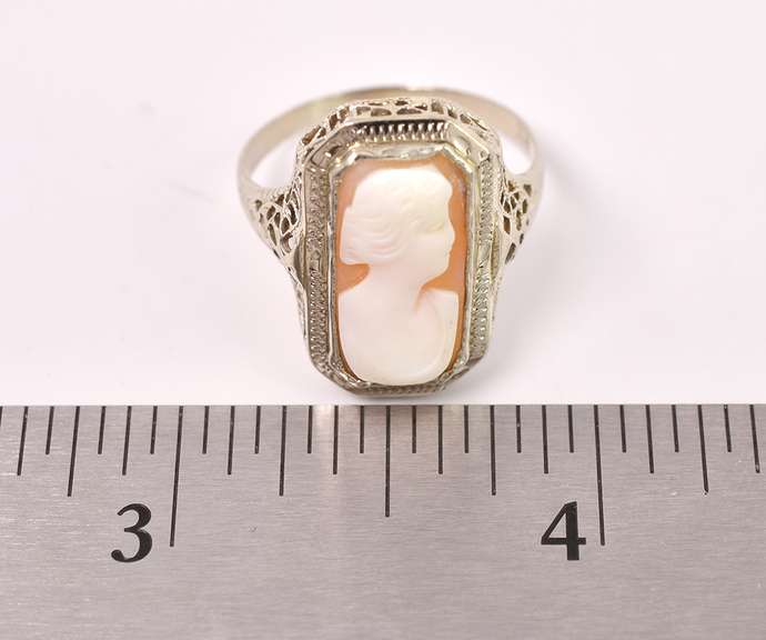 Lovely Vintage Cameo Ring in 14K White Gold