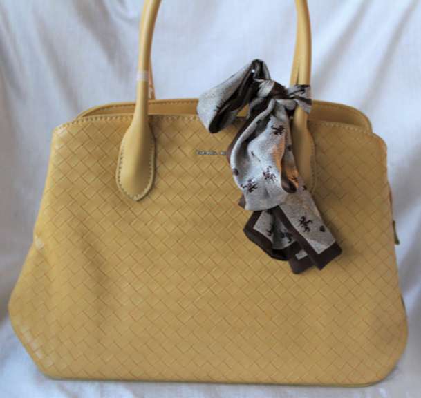 An Eye-catching Designer Bag By David Jones-Paris