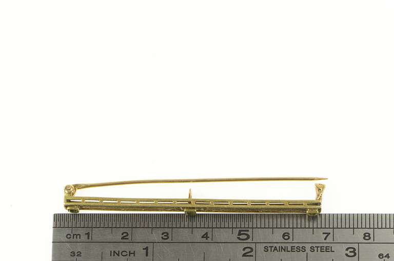 14K Yellow Gold Art Deco Peridot Ornate Floral Engraved Bar Pin/Brooch