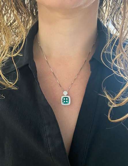Diamond & Emerald Pendant Necklace made in 18k White Gold
