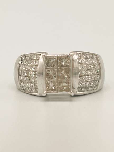 14kt Solid White Gold & Princess Cut Diamond Ring