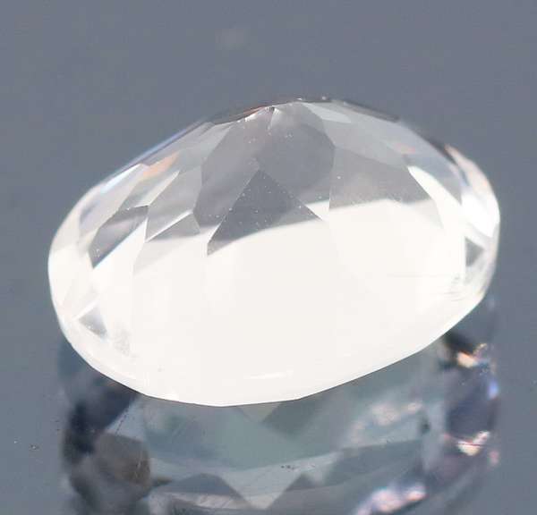 Magnificent 3.47ct diamond white Topaz