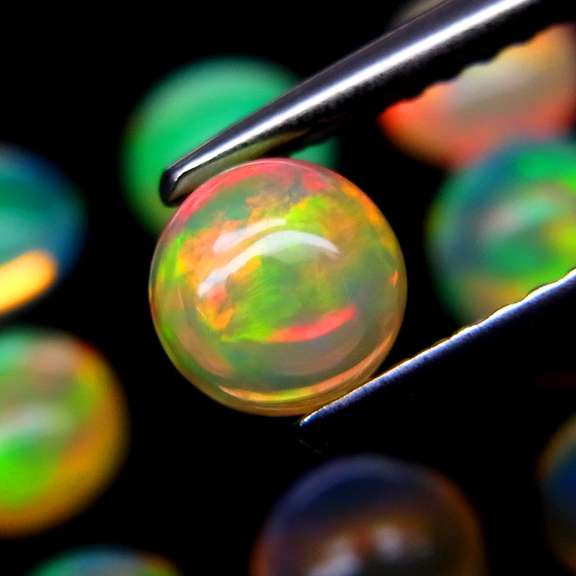 Beautiful 3.62ct unheated Ethiopian jelly opal set