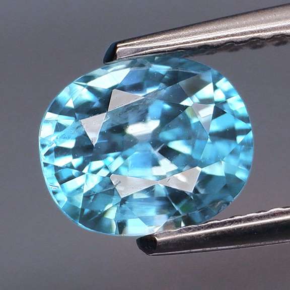 Glittering 1.63ct diamond luster blue Zircon
