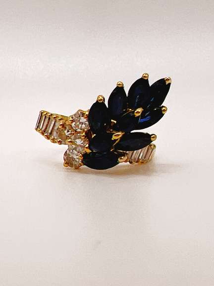 Stunning 18kt Solid Yellow Gold, Blue Sapphire, & Diamond Ring