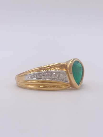 18kt Solid Yellow Gold, Emerald, & Diamond Ring
