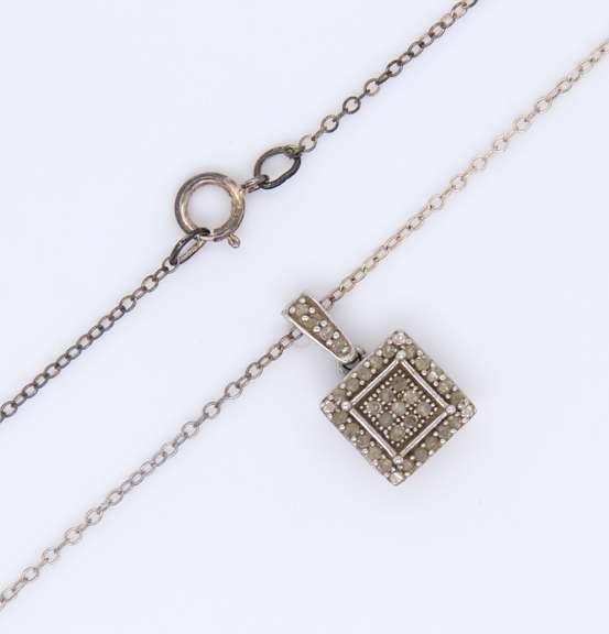 Vintage 925 Sterling Silver Cubic Zirconia Pendant on Chain