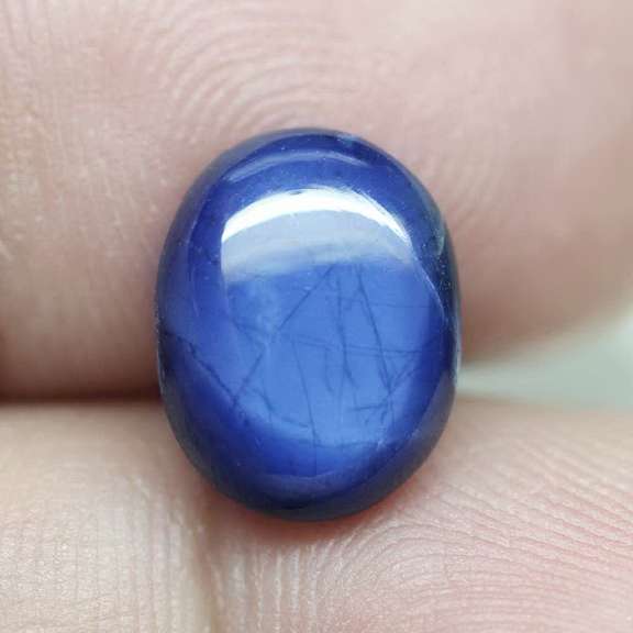 Stunning 6.34ct royal blue Star Sapphire