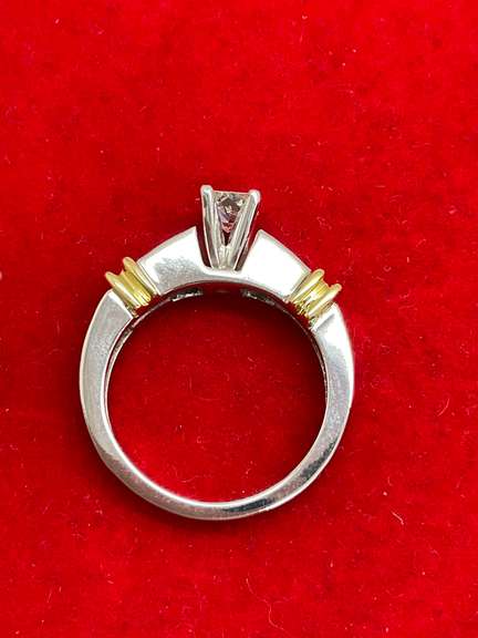 CERTIFIED 14K WHITE GOLD AND DIAMOND ENGAGEMENT RING