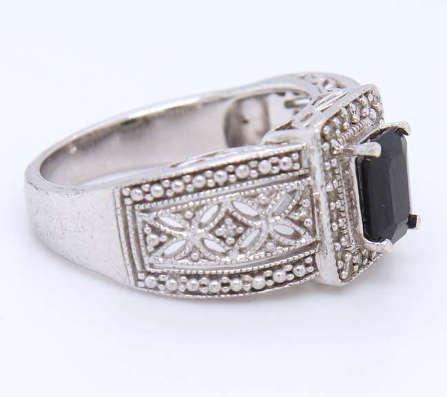 925 Sterling Silver Cubic Zirconia Ring